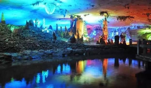 李佳琦与罗永浩两大流量对垒，谁才是双11首日带货王？游戏画面